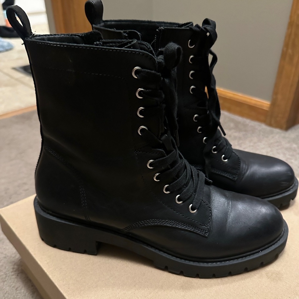 Steve Madden Combat boots size 10